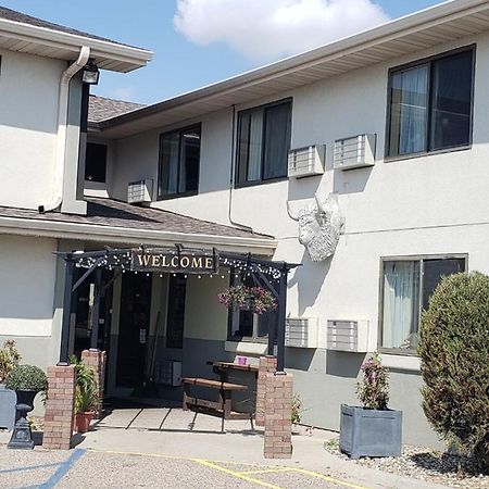 Bison Plains Lodge Moorhead Екстериор снимка