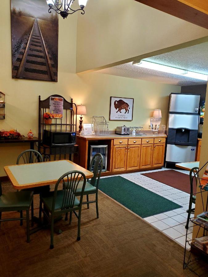 Bison Plains Lodge Moorhead Екстериор снимка