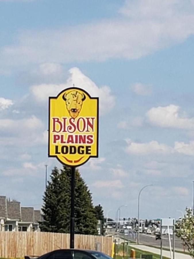 Bison Plains Lodge Moorhead Екстериор снимка