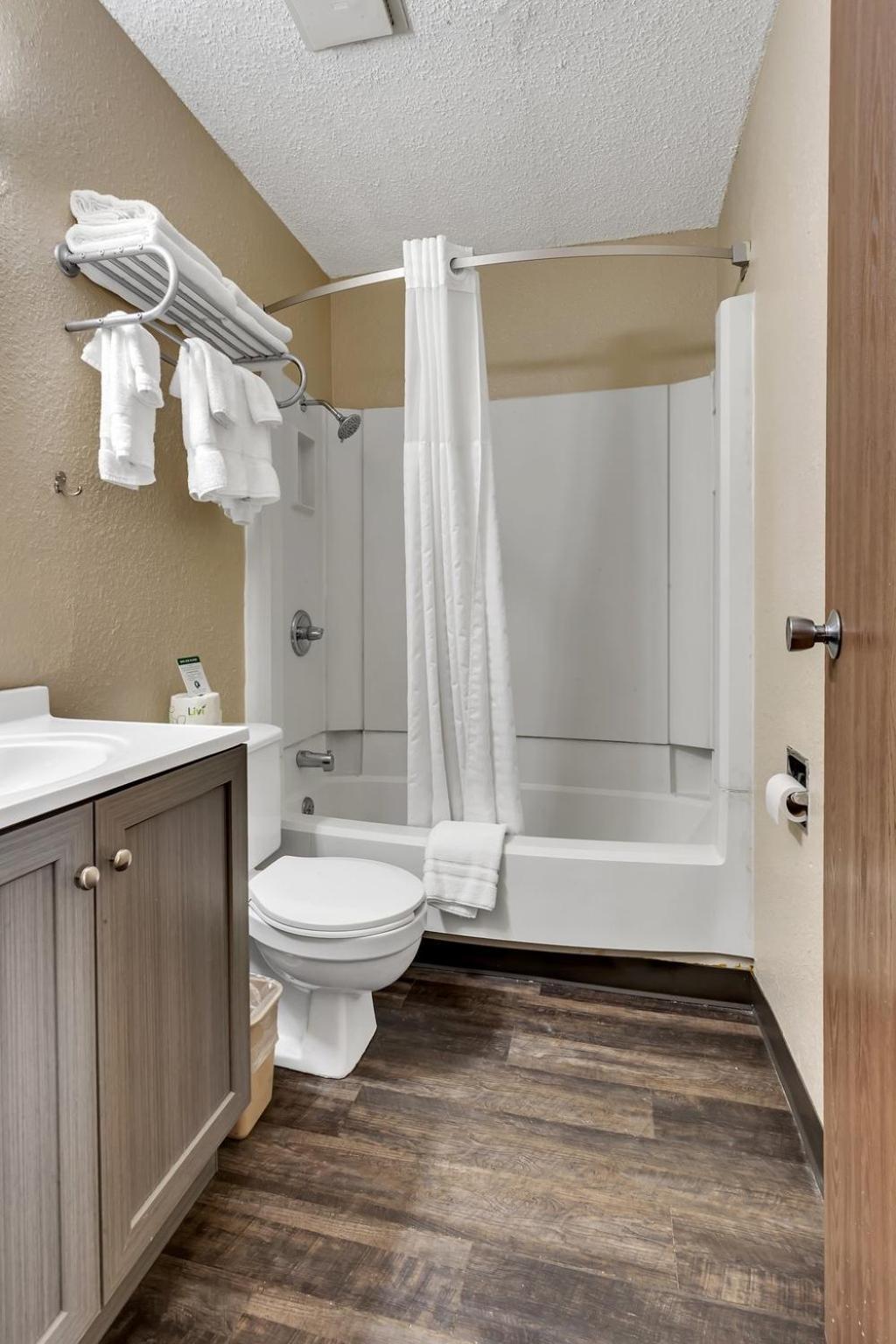 Bison Plains Lodge Moorhead Екстериор снимка