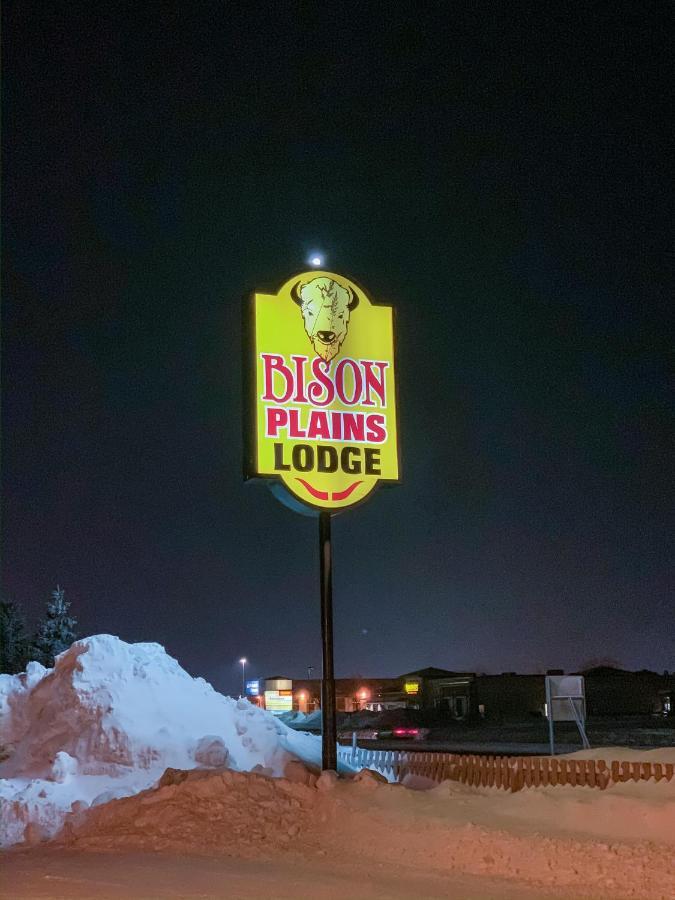 Bison Plains Lodge Moorhead Екстериор снимка
